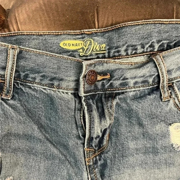 Old Navy Shorts - Size 2 - Picture 5 of 5